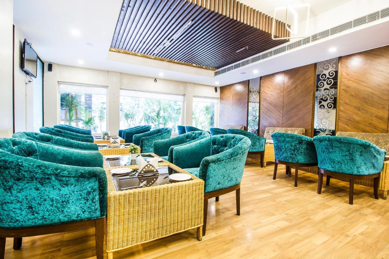 Fabhotel Le Monarque Chandigarh Exterior photo